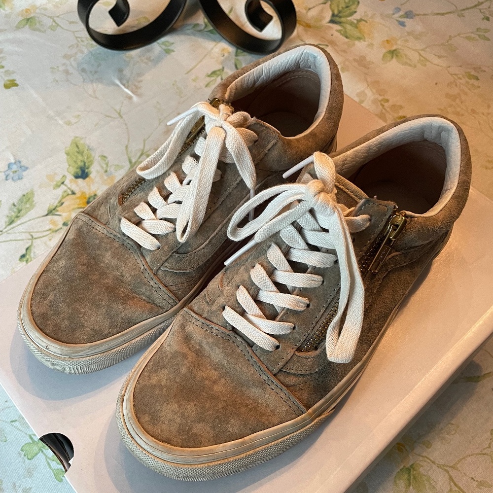 Vans Shoes - Size 6 Woman